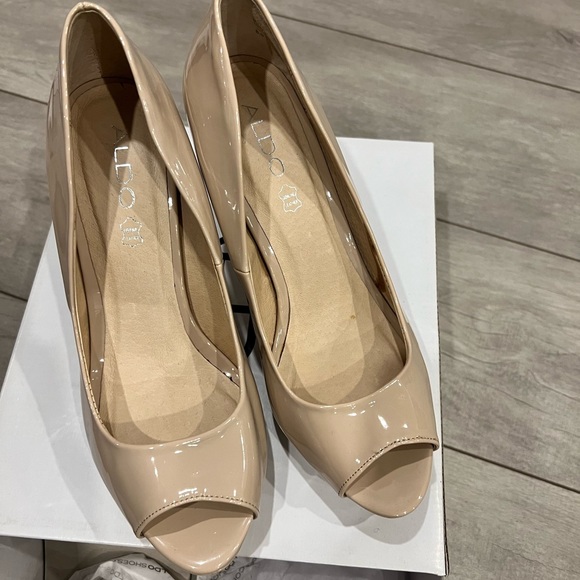 Aldo beige platform heels in leather - Picture 1 of 3